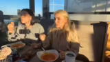 Essen im Restaurant, Tee-Anek…
