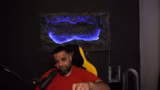 Debatten über Familie und digitale Interaktionen in einem lockeren Livestream