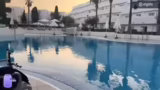 Handtuch-Gate und Pool-Besuch