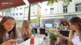 Live-Schaltung und Begrüßung…