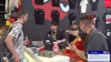 Merch-Stand-Job und Community…