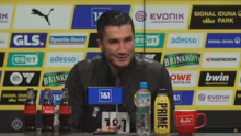 Live: Pressekonferenz mit Nuri Sahin !…