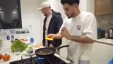 Vorbereitung des Salatplatzes…