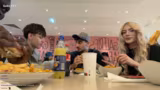 Pariser Tag mit Gruppe: Eiffelturm, Shopping und Beziehungsgespräche