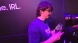 Erkundung des Samsung-Stands…