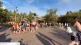 Warten auf die Wiedereröffnun…