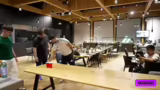 Spannungsgeladene Bier-Pong-A…