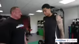 Intensives Bizeps-Training mi…