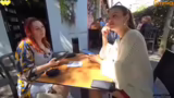 Bestellung im Café und persön…