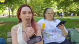 Eis essen im Parkcafé und Hol…
