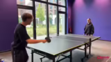 Tischtennis-Match und Influen…