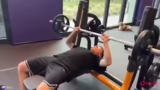 Gym-Session: Liegestütze, Ben…