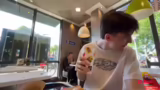 Testen der McDonalds-Produkte…