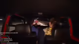 Erstaunen über das alte Auto…