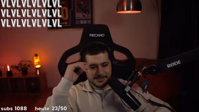 Zwei Spieler kämpfen sich durch die Backrooms