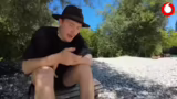 Erfrischung im kalten Fluss