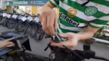Flauschiges Fahrrad von Juni…