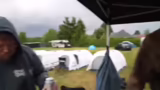 Grillen im Regen und Festival…