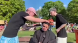 Der Low Taper Fade nimmt Gest…