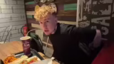 Bestellung bei Taco Bell und…