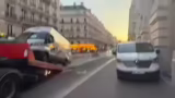 Der Weg zum Louvre, Geschäfts…