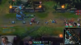 Intensives League of Legends-Match mit chaotischer Dynamik