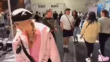 Ankunft in der VIP-Area und T…