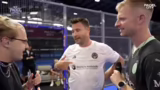 Interviews nach dem Spiel und…