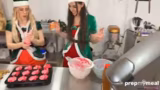 Dekoration der Cupcakes und D…