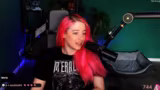 Zwei Streamerinnen erkunden Solarpunk-Abenteuer mit Magie und Tieren