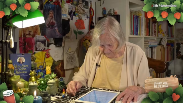 Märchenoma erzählt klassische Märchen und teilt Lebensweisheiten