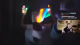 Gloving-Performance mit 'Wack…