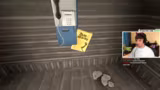 Gruppe spielt gemischte Game-Sessions mit kreativen und kompetitiven Spielen