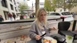 Manspreading, Hauslimonade un…