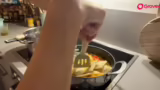 BRUTALE FRAU in der KÜCHE. Und GEILES E…