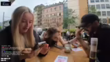 Ankunft im Restaurant, Platzw…