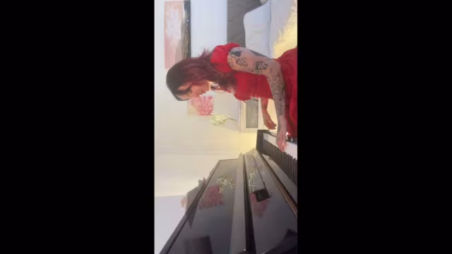 Klavierübung mit verwechseltem Lied