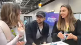 Pack Opening und Kartenspiele