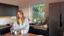 Zurück Zuhause - HAUSFRAUEN SIMULATOR a…