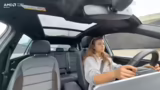 Autobahnfahrt und Fahrzeugübe…