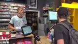Besuch im Kiosk und Gespräch…