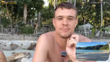 Rentner am Strand in Thailand !webtropia