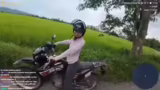Malis Motorrad-Fahrstunde beg…