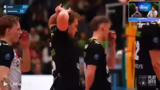 Volleyball-Ästhetik, T-Rex un…