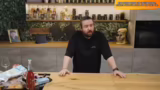 Zwiebel-Chips und Mannerschni…