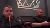 Bar-Zufriedenheit, Tattoos un…