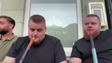 Stimmen im Stream und Bart-Di…