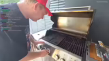 Pool, Roboter und Grillen