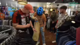 Hosen-Tausch und Outfit-Bewer…