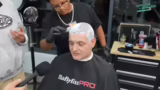 Haarfarbe und Frisur-Experime…